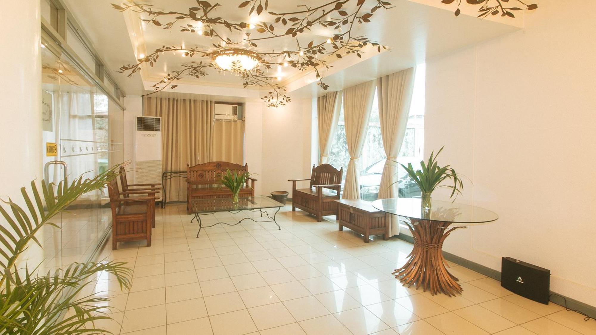 Royal Am Rei Hotel By Reddoorz Bacolod Exterior foto